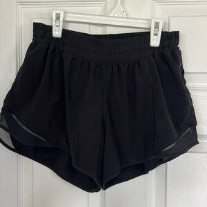 Lululemon size 10 Hotty Hot 4in Low Rise in black